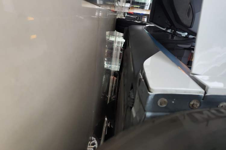 Used BMW i3 2018 Luxury Model Right Side Sill
