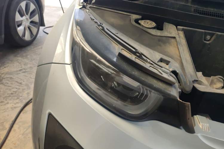 Used BMW i3 2014 Luxury Model Right Front Headlight