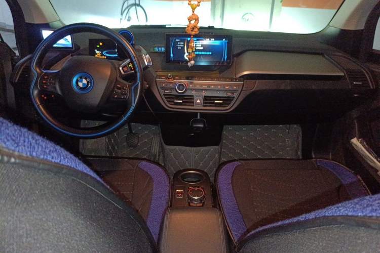 Used BMW i3 2014 Luxury Model Center Console