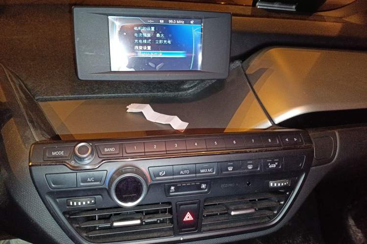Used BMW i3 2014 Luxury Model Audio And AC Panel