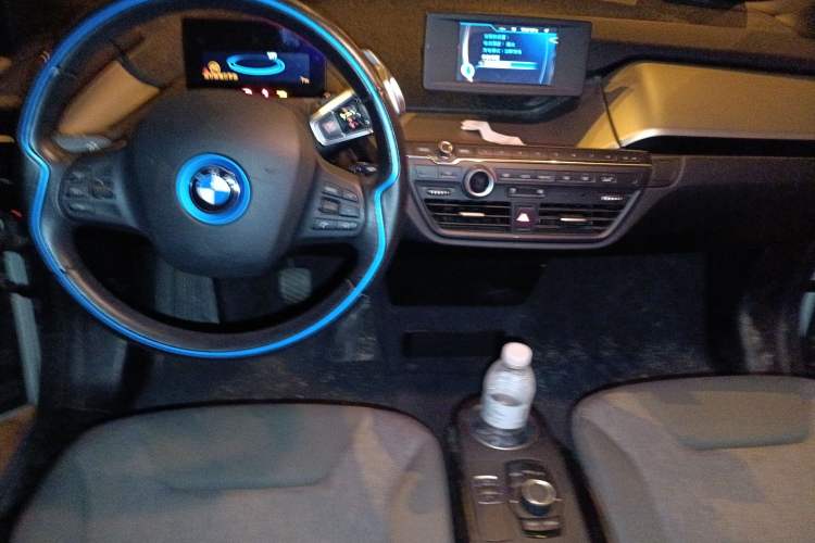 Used BMW i3 2014 Luxury Model Center Console
