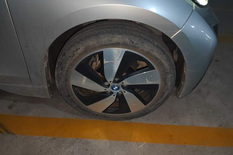 Used BMW i3 2015 Fashion Model Right Front Wheel Hub