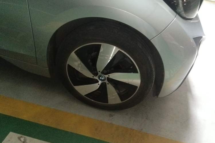 Used BMW i3 2015 Fashion Model Right Front Wheel Hub