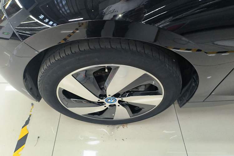 Used BMW i3 2016 Upgraded Deluxe Edition Left Front Wheel Hub