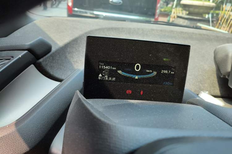 Used BMW i3 2016 Upgraded Fashionable Version Odometer Close Up