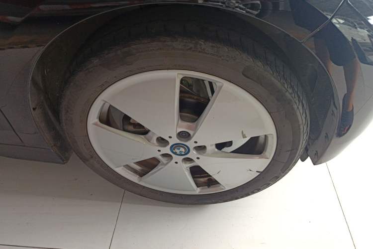 Used BMW i3 2016 Upgraded Fashionable Version Right Front Wheel Hub
