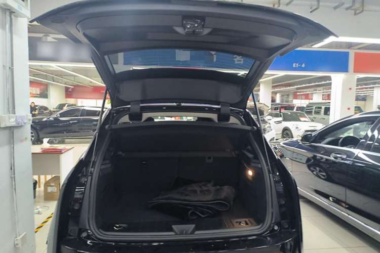 Used BMW i3 2016 Upgraded Deluxe Edition Trunk