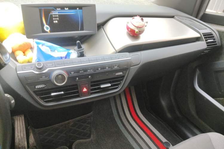 Used BMW i3 2016 Upgraded Fashionable Version Audio And AC Panel
