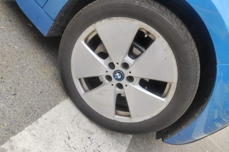 Used BMW i3 2016 Upgraded Fashionable Version Right Front Wheel Hub