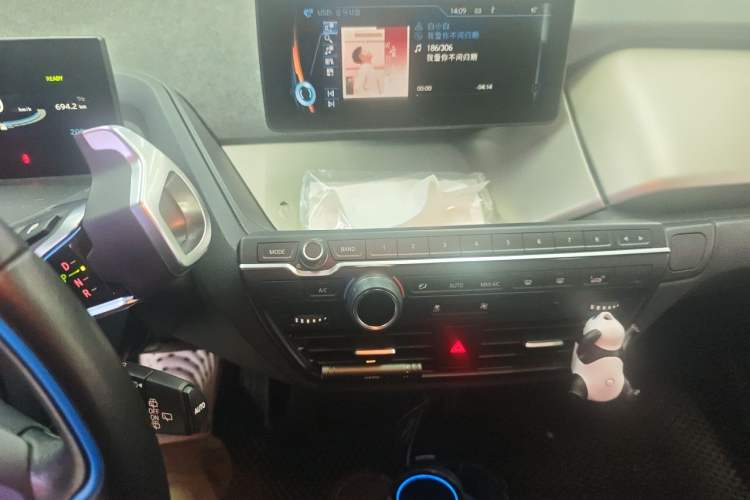 Used BMW i3 2016 Upgraded Fashionable Version Audio And AC Panel