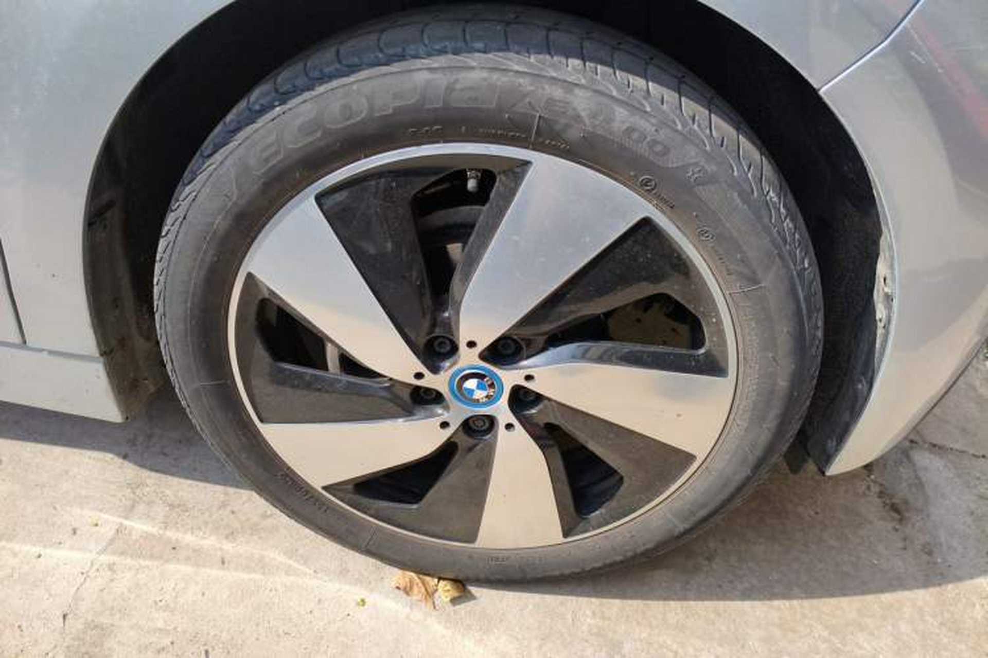Used BMW i3 2016 Upgraded Deluxe Edition Right Front Wheel Hub