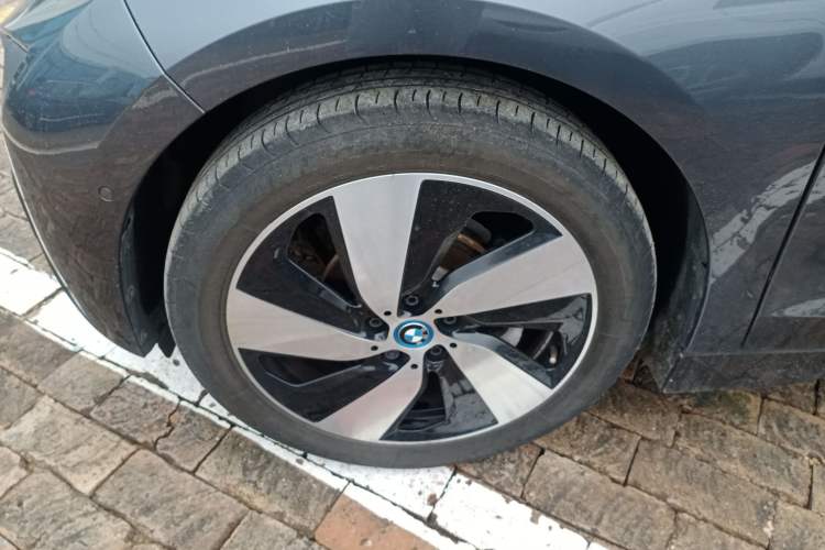 Used BMW i3 2016 Upgraded Deluxe Edition Left Front Wheel Hub