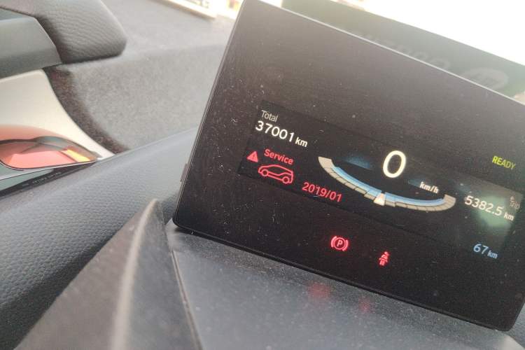Used BMW i3 2016 Upgraded Fashionable Version Odometer Close Up