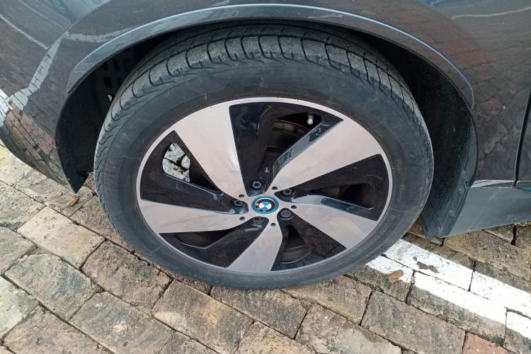 Used BMW i3 2016 Upgraded Deluxe Edition Right Rear Wheel Hub