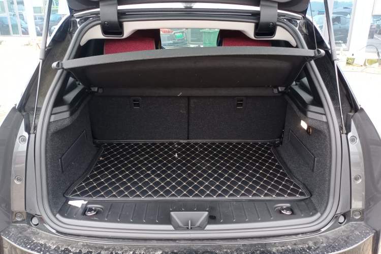Used BMW i3 2016 Upgraded Deluxe Edition Trunk