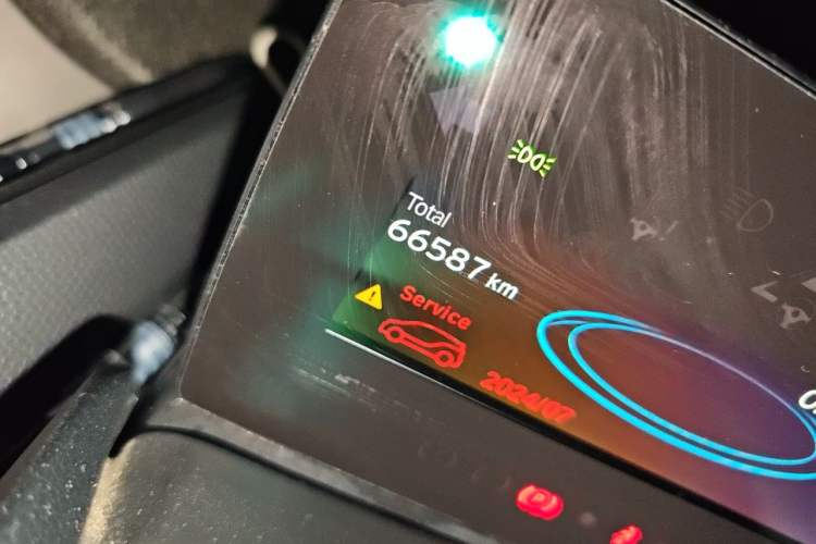Used BMW i3 2016 Upgraded Deluxe Edition Odometer Close Up