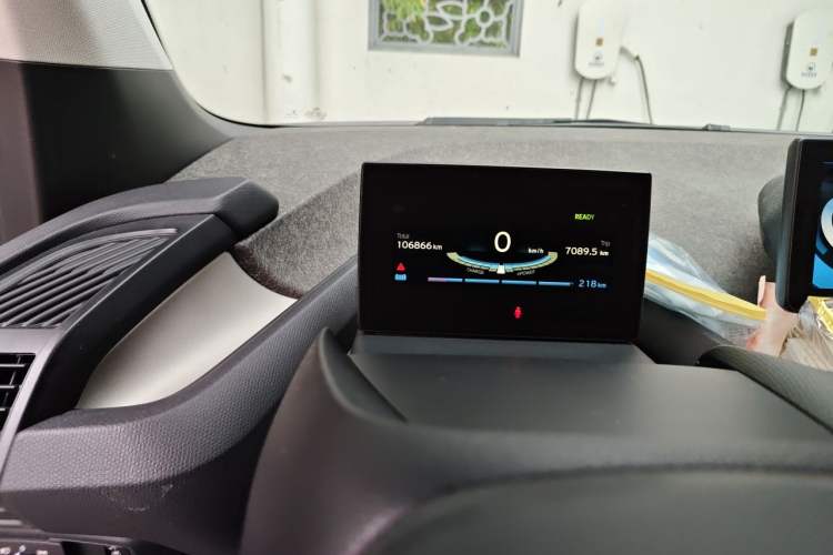 Used BMW i3 2016 Upgraded Deluxe Edition Odometer Close Up