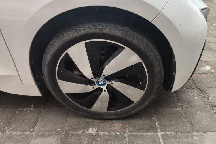 Used BMW i3 2016 Upgraded Deluxe Edition Right Front Wheel Hub
