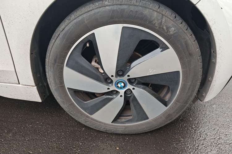 Used BMW i3 2016 Upgraded Deluxe Edition Right Front Wheel Hub