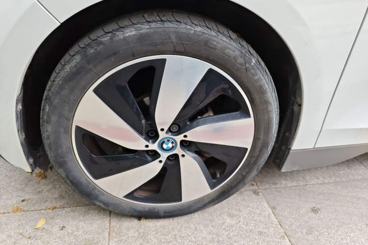 Used BMW i3 2016 Upgraded Deluxe Edition Right Front Wheel Hub