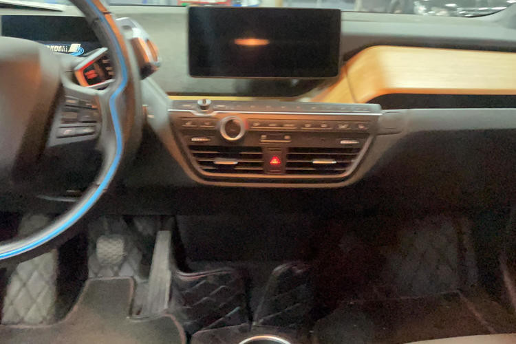 Used BMW i3 2018 Luxury Model Audio And AC Panel