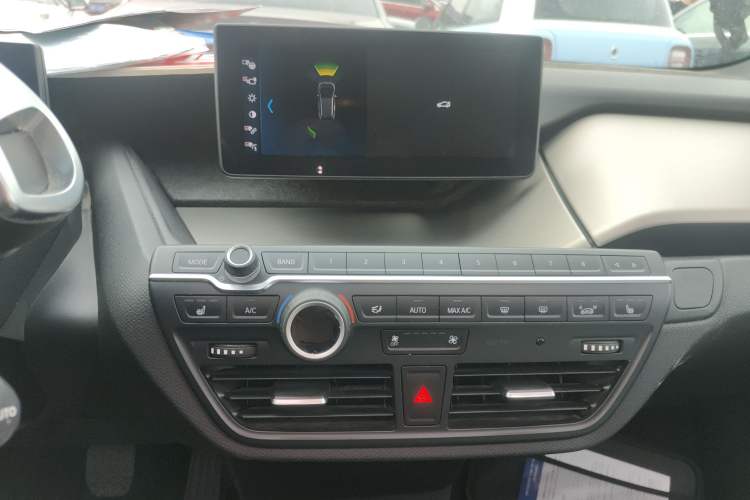Used BMW i3 2018 Luxury Model Audio And AC Panel