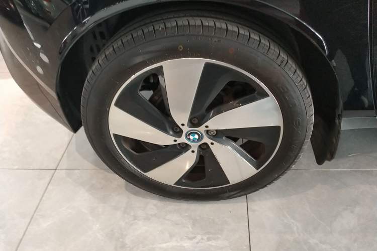 Used BMW i3 2018 Luxury Model Exterior 2