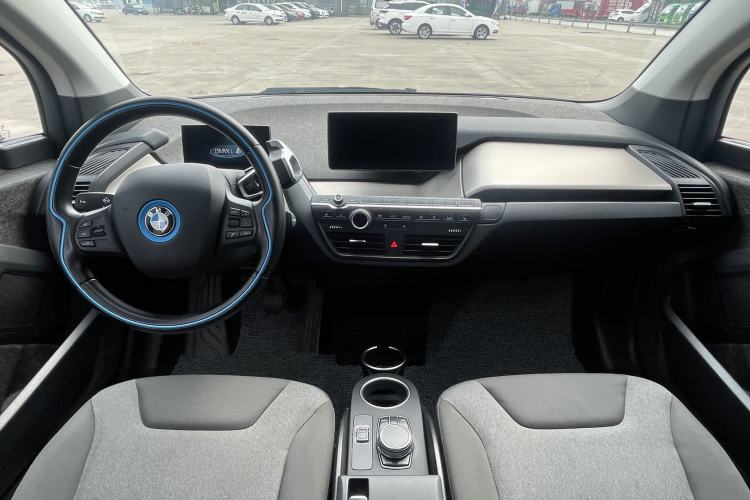 Used BMW i3 2018 Luxury Model Interior 3