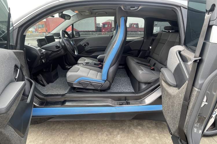 Used BMW i3 2018 Luxury Model Interior 4