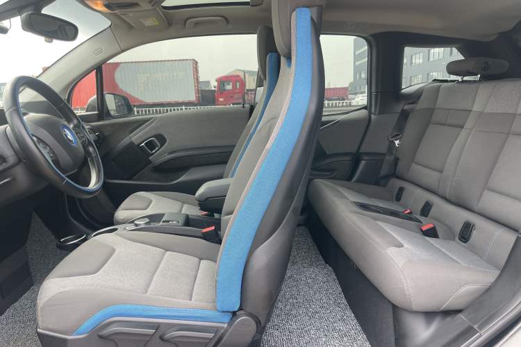 Used BMW i3 2018 Luxury Model Interior 5