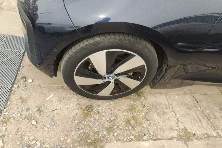 Used BMW i3 2018 Luxury Model Left Front Wheel Hub