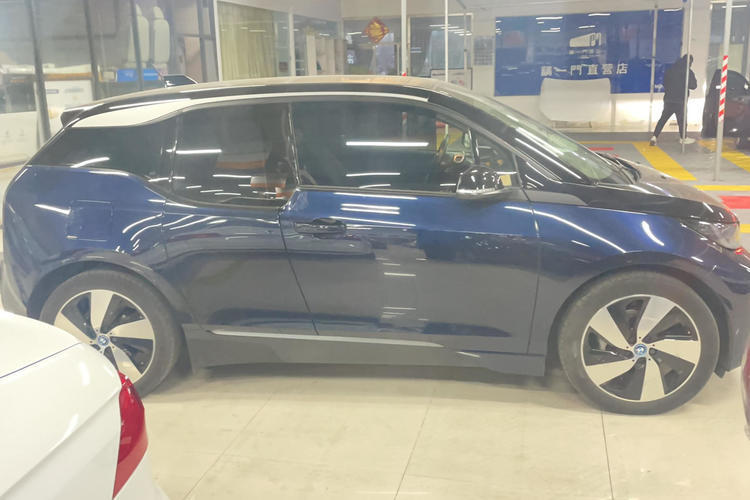 Used BMW i3 2018 Luxury Model Right Side
