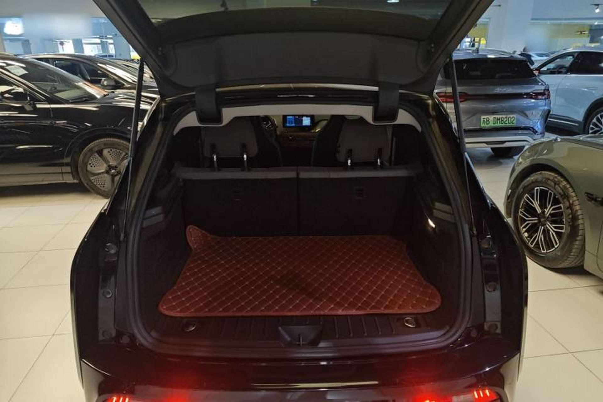 Used BMW i3 2018 Luxury Model Trunk