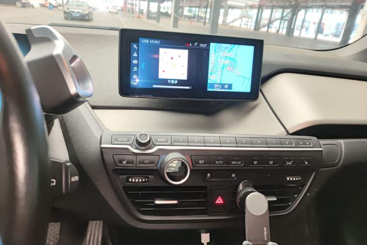 Used BMW i3 2018 Luxury Model Audio And AC Panel