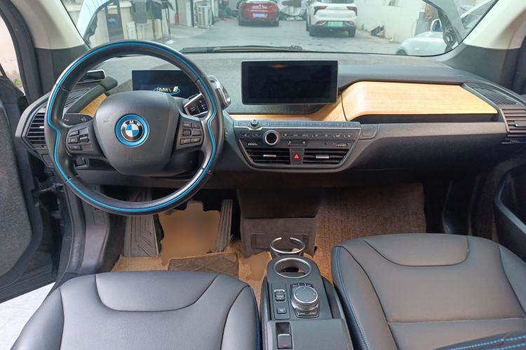 Used BMW i3 2018 Luxury Model Center Console