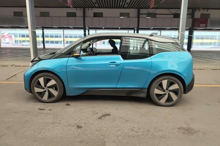 Used BMW i3 2018 Luxury Model Exterior 3