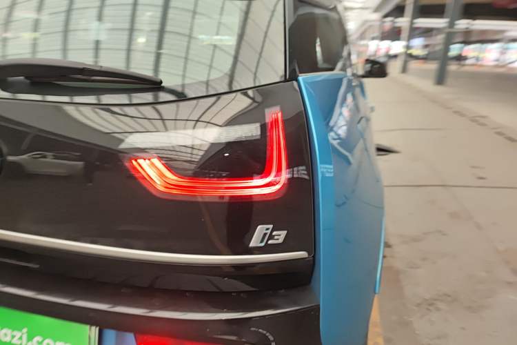 Used BMW i3 2018 Luxury Model Exterior 6