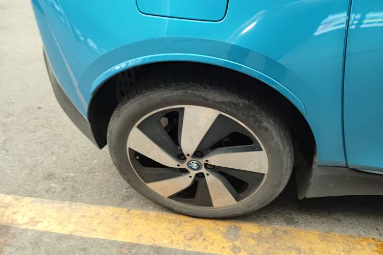 Used BMW i3 2018 Luxury Model Exterior 8