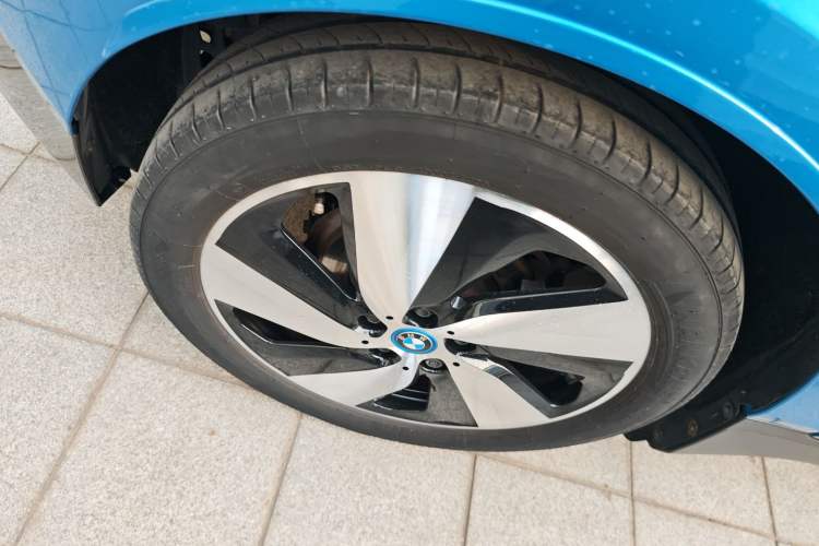 Used BMW i3 2018 Luxury Model Exterior 8