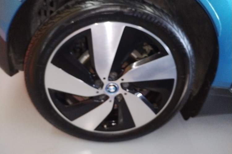 Used BMW i3 2018 Luxury Model Exterior 8