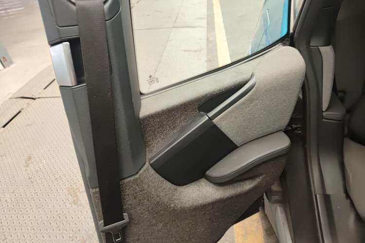 Used BMW i3 2018 Luxury Model Interior 6