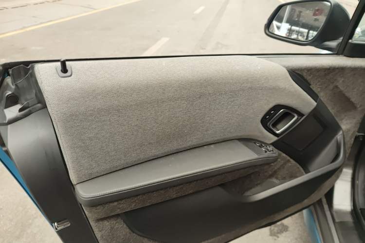 Used BMW i3 2018 Luxury Model Interior 7