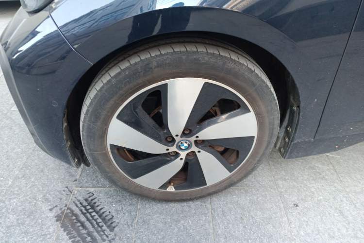 Used BMW i3 2018 Luxury Model Left Front Wheel Hub