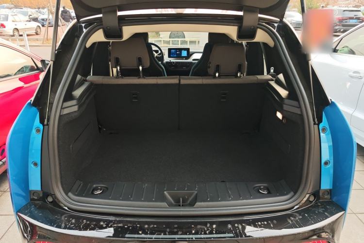 Used BMW i3 2018 Luxury Model Trunk