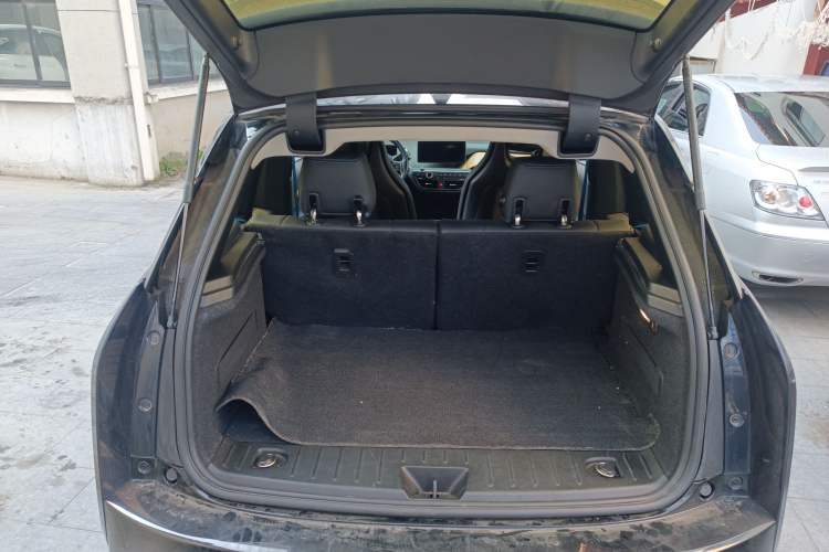 Used BMW i3 2018 Luxury Model Trunk