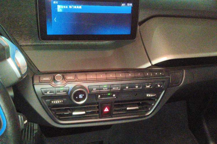 Used BMW i3 2018 Luxury Model Audio And AC Panel
