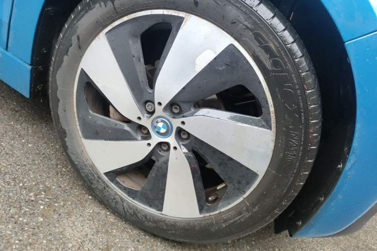 Used BMW i3 2018 Luxury Model Right Front Wheel Hub