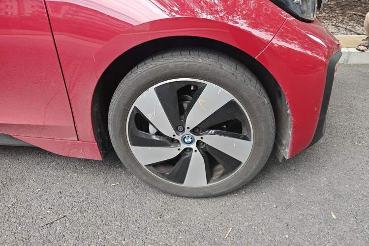 Used BMW i3 2018 Luxury Model Right Front Wheel Hub