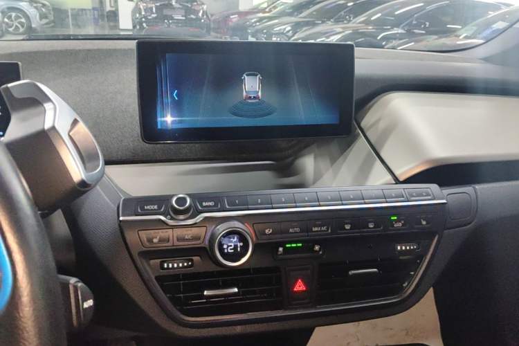 Used BMW i3 2018 Luxury Model Audio And AC Panel
