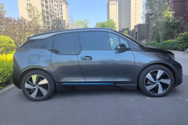 Used BMW i3 2018 Luxury Model Exterior 2